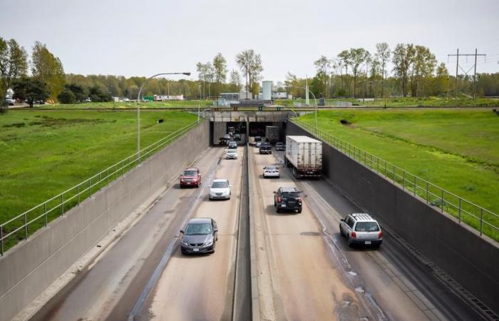 Trucking company fined for strike of George Massey Tunnel ceiling