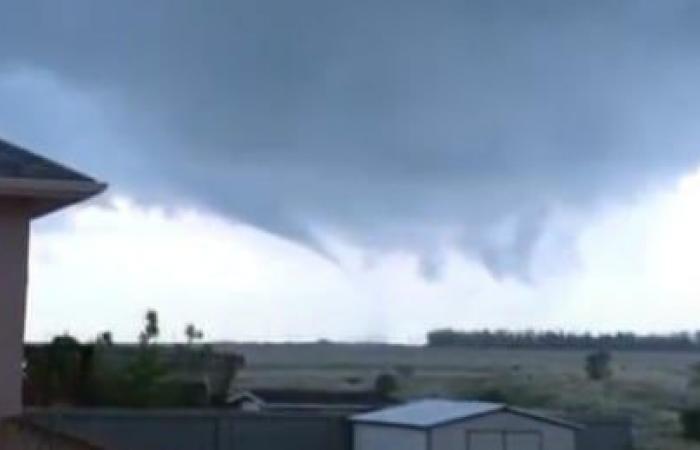 Tornado formed south of Regina Saturday night, Environment Canada confirms