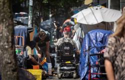 City staff to begin removing tents from Vancouver's Downtown Eastside