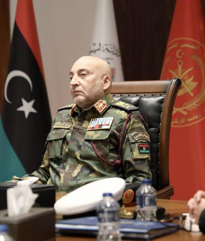 غموض
      وتضارب
      ليبي
      بشأن
      خليفة
      رئيس
      الأركان