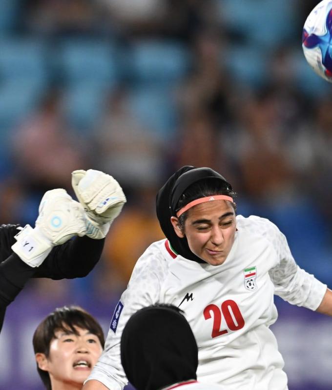 متابعة: لاعبة كرة قدم إيرانية ببعثة المنتخب إلى أستراليا تعلق على ما يحدث ببلادها