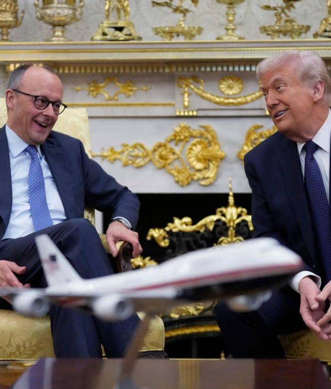 المستشار
      الألماني
      يطالب
      واشنطن
      بإشراك
      أوروبا
      في
      مفاوضات
      السلام
      بشأن
      أوكرانيا