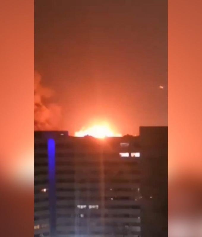 إيران.. كاميرا توثق انفجارات متتالية قرب مطار في طهران