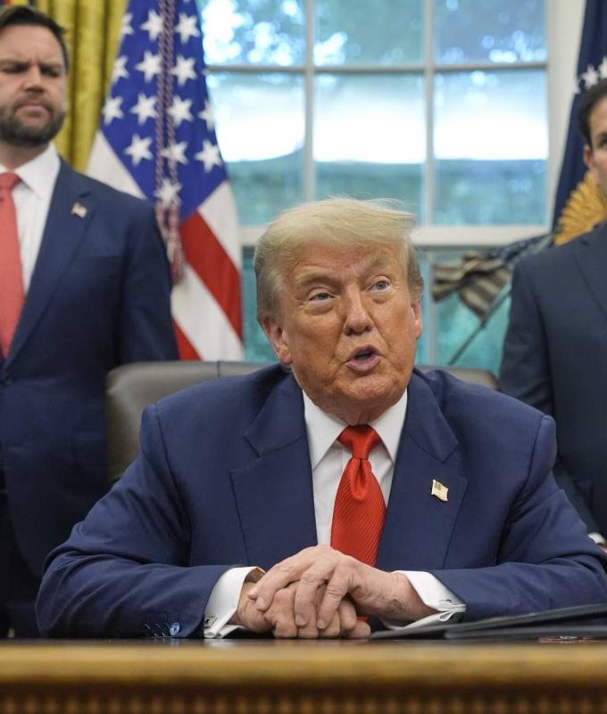 «الحرس
      الثوري»
      يتعهّد
      برد
      «أكثر
      حدّة»
      على
      أي
      مظاهرات
      جديدة
      في
      إيران