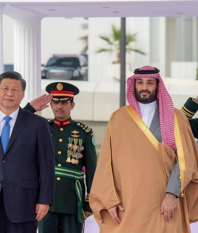 الجيش
      الإيراني
      يدعو
      سكان
      الإمارات
      إلى
      الابتعاد
      عن
      الموانئ