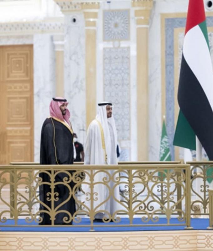 ولي العهد السعودي يجري اتصالًا برئيس الإمارات.. وهذا ما ناقشاه بشأن الهجمات الإيرانية