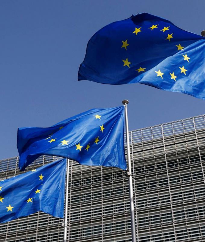 ميدفيديف
      يدعو
      لعدم
      «التسامح»
      مع
      سعي
      أوكرانيا
      للانضمام
      للاتحاد
      الأوروبي