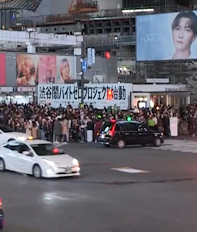 متابعة: حريق في تقاطع "شيبويا" الشهير بطوكيو.. وفيديو يُظهر لحظة إشعال رجل النار