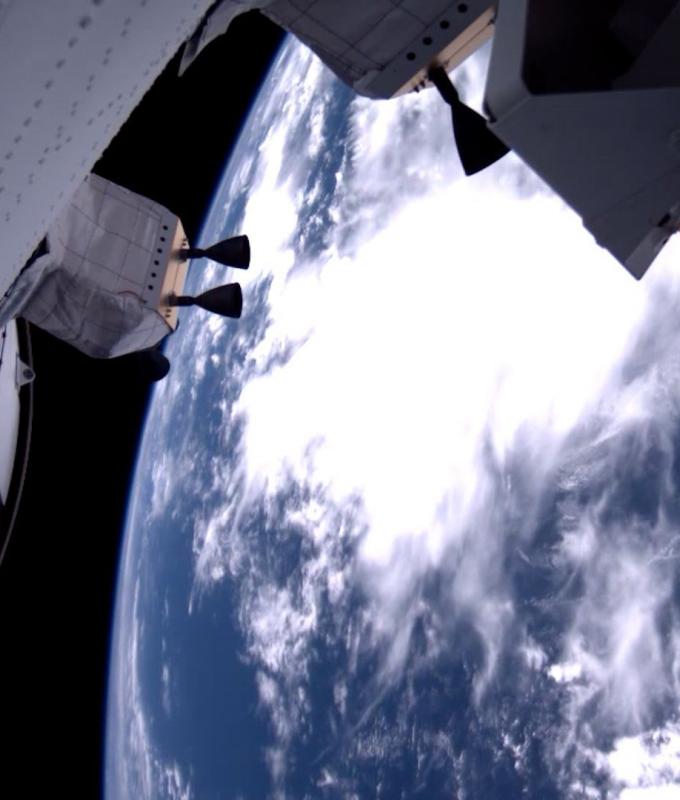 مركبة "أرتميس 2" تكشف عن مشهد مذهل للأرض لحظة تنفيذها مناورة في الفضاء