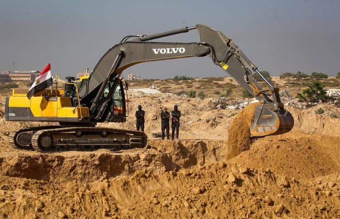 خطة
      إعادة
      إعمار
      غزة
      إلى
      مزيد
      من
      الضغوط
      والغموض