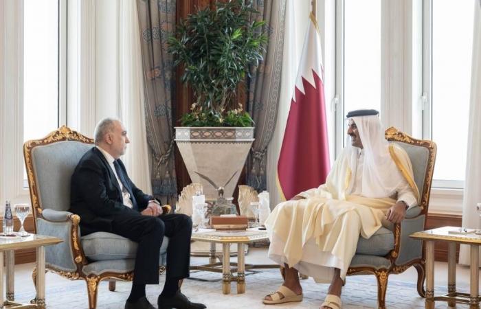 صاحب السمو يمنح سفير بلغاريا وسام الوجبة