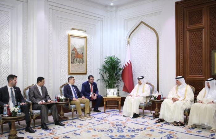 رئيس مجلس الشورى يجتمع مع برلمانيين من الباراغواي