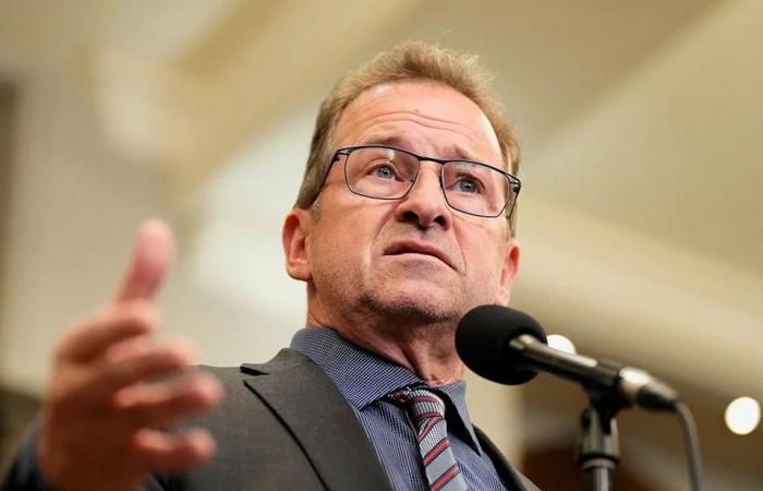 Pipeline
      politics
      are
      making
      strange
      bedfellows,
      as
      Bloc
      leader
      and
      B.C.
      premier
      meet
      up