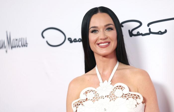 رئيس وزراء كندا السابق وكاتي بيري يؤكدان علاقتهما رسميا على إنستغرام