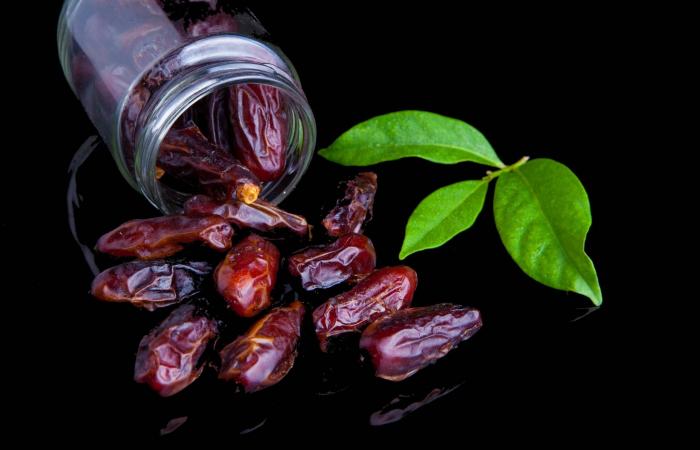 هل
      يُمكن
      لمرضى
      السكري
      تناول
      التمر؟