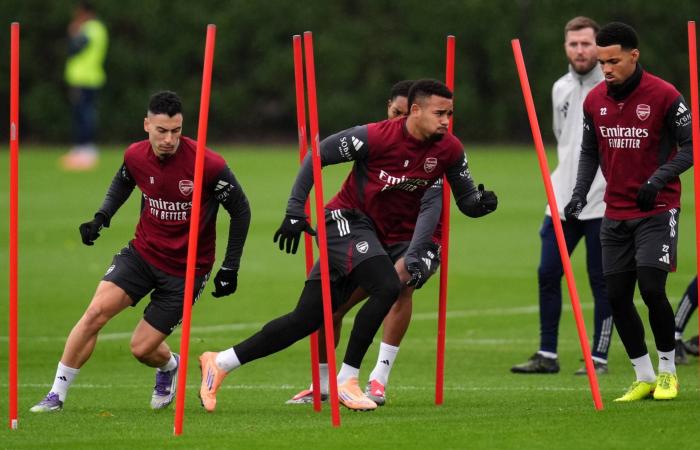 أموريم
      يشيد
      بلاعبي
      يونايتد
      بعد
      الفوز
      الكبير
      على
      وولفرهامبتون...
      ويطالب
      بالمزيد