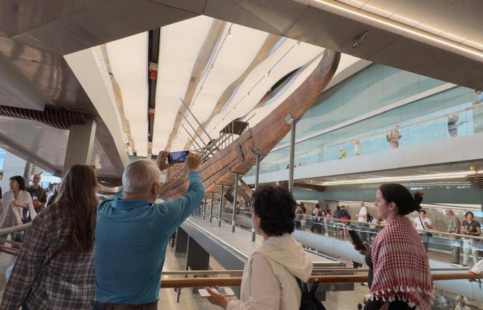 مصر:
      نفي
      تطبيق
      زيادة
      رسوم
      التأشيرة
      يعالج
      مخاوف
      تأثيرها
      على
      السياحة