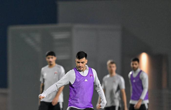 رئيس
      الاتحاد
      القطري
      لكرة
      القدم:
      لوبيتيغي
      سيقود
      العنابي
      في
      كأس
      العالم