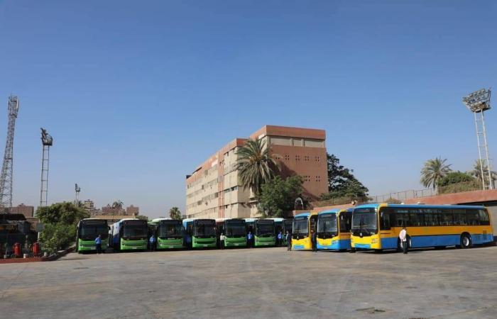 «كمسري»
      حافلات
      النقل
      العام
      في
      مصر
      يغادر
      إلى
      محطته
      الأخيرة