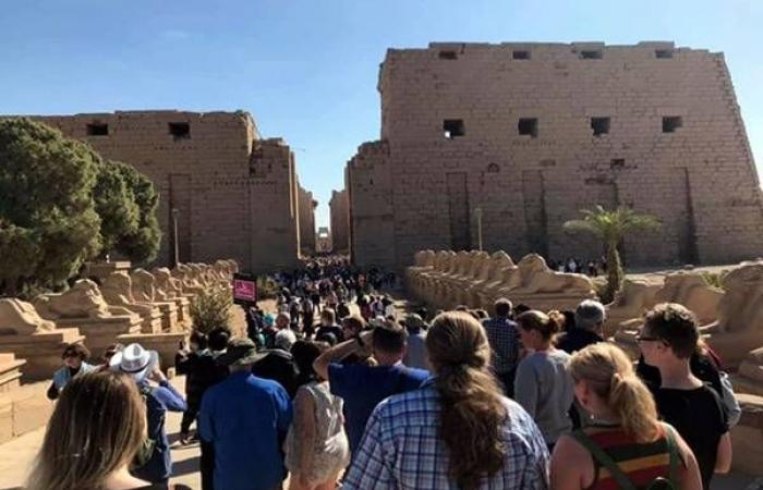 مصر:
      نفي
      تطبيق
      زيادة
      رسوم
      التأشيرة
      يعالج
      مخاوف
      تأثيرها
      على
      السياحة