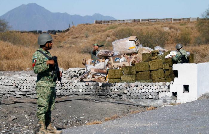 بيترو
      يضغط
      على
      مادورو...
      ويدعو
      لعفو
      عام
      وحكومة
      انتقالية
      في
      فنزويلا