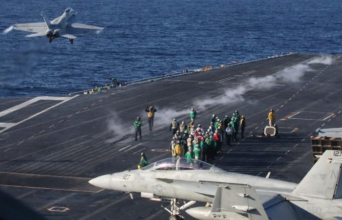 البحرية الأمريكية تؤكد انتشال طائرتين تحطمتا في بحر الصين الجنوبي