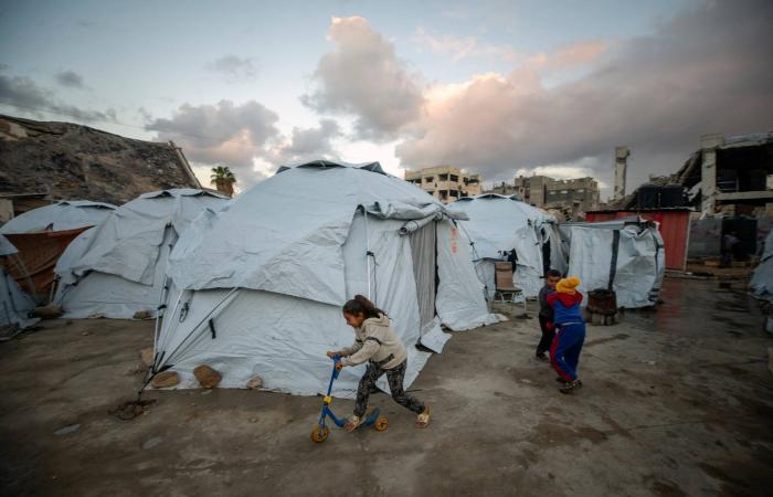 وفاة
      رضيعة
      وسط
      انعدام
      المأوى...
      سكان
      غزة
      وجهاً
      لوجه
      مع
      الشتاء
      القارس