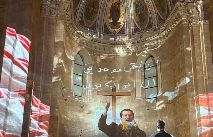 «عشرون»
      جبران
      تويني
      الذي
      مضى
      في
      طريقه
      حتى
      النهاية