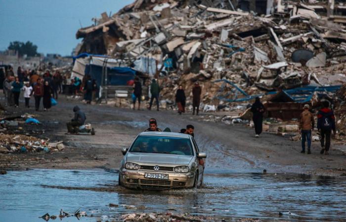 سوريا
      تُرحّب
      بإلغاء
      «قانون
      قيصر»:
      خطوة
      نحو
      التعافي
      الاقتصادي
      وإعادة
      الإعمار