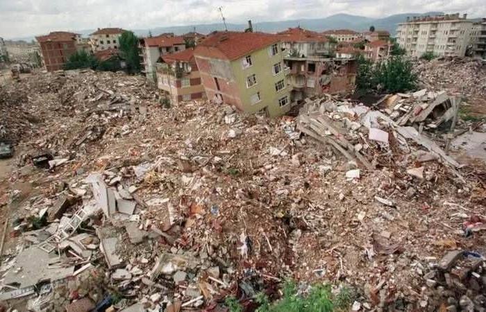 شيء
      مريب
      يحدث
      في
      أعماق
      بحر
      مرمرة...
      إسطنبول
      مهدَّدة
      بكارثة