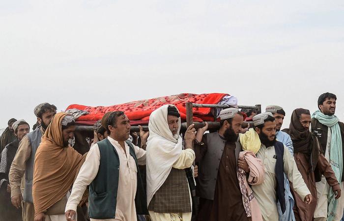 مقتل
      معلمتين
      بإطلاق
      نار
      نفّذه
      مسلحون
      مجهولون
      شمال
      غرب
      باكستان