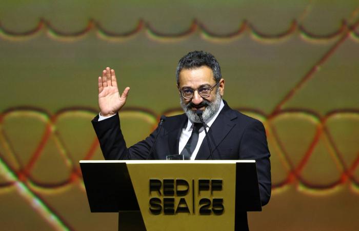 «فرس
      نهر»
      من
      نحاس
      يصبح
      الأغلى
      في
      تاريخ
      المزادات