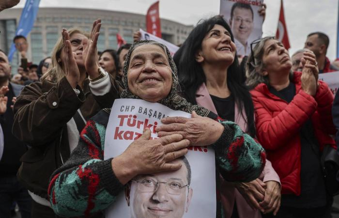 «صحيفة»:
      قوات
      أميركية
      داهمت
      سفينة
      في
      طريقها
      من
      الصين
      إلى
      إيران