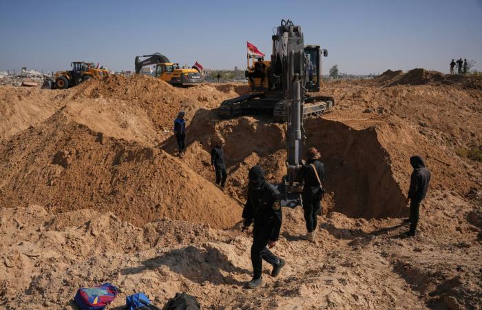 مسؤولان:
      أميركا
      تسعى
      لنشر
      قوات
      دولية
      في
      غزة
      مطلع
      2026