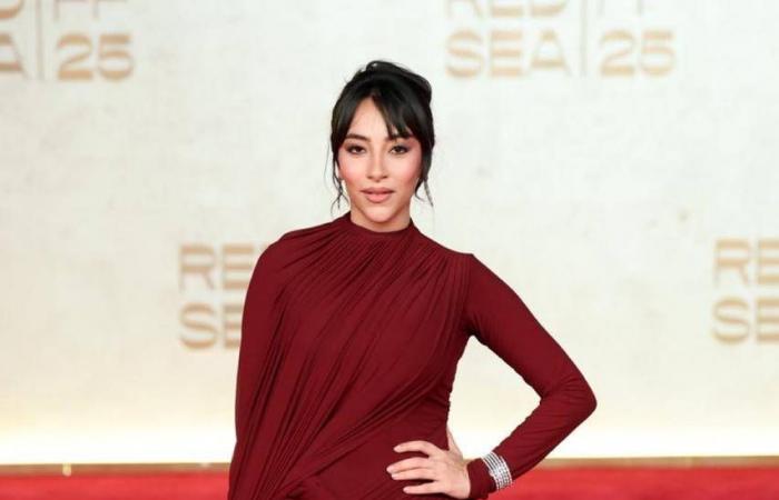 216
      فناناً
      يرسمون
      الحرية
      والسلام
      في
      معرض
      عابر
      للقارات