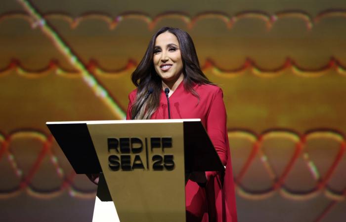 «فرس
      نهر»
      من
      نحاس
      يصبح
      الأغلى
      في
      تاريخ
      المزادات