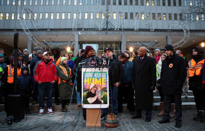 كيف
      تحول
      مواطن
      سلفادوري
      إلى
      رمز
      لمواجهة
      سياسات
      ترمب
      ضد
      الهجرة؟