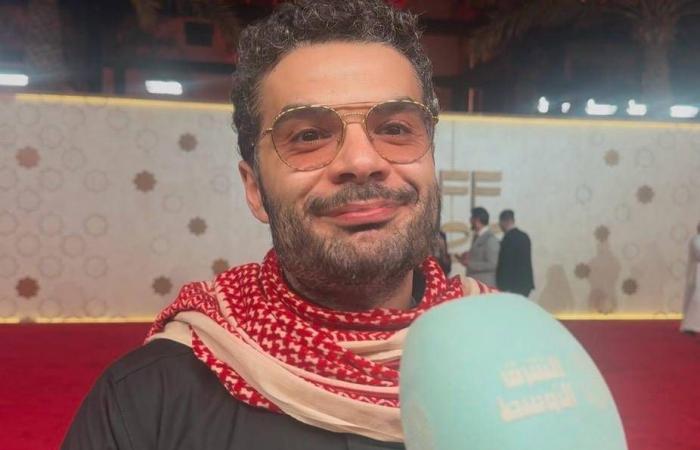 216
      فناناً
      يرسمون
      الحرية
      والسلام
      في
      معرض
      عابر
      للقارات