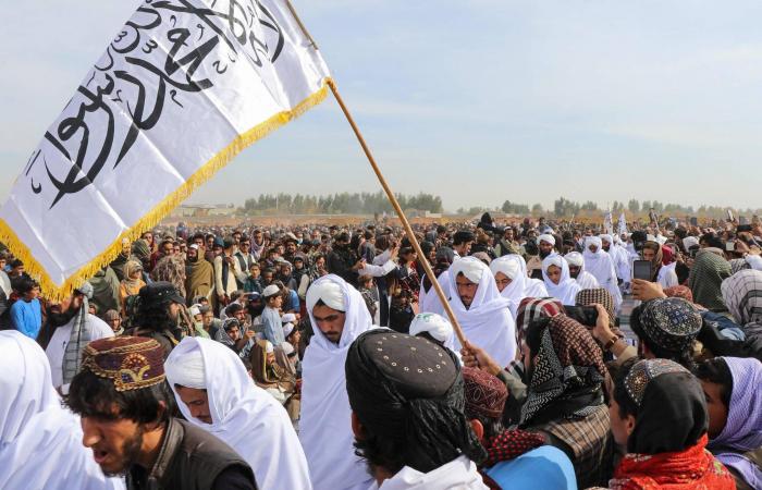 زعيم
      كوريا
      الشمالية
      يلتقي
      قوات
      شاركت
      في
      إزالة
      الألغام
      بروسيا