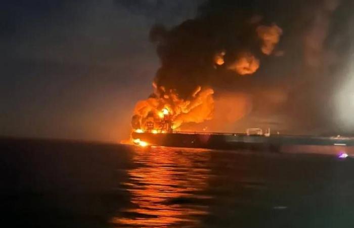 زيلينسكي:
      بدء
      سريان
      عقوبات
      ضد
      نحو
      700
      سفينة
      «تستخدمها
      روسيا
      لتمويل
      الحرب»