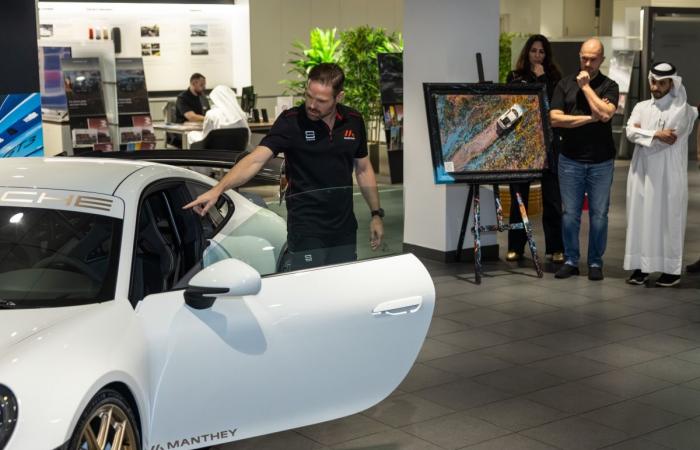 مركز بورشه الدوحة يكشف عن الحزمة الهوائية Manthey Kit الخاصة بسيارة 911 GT3