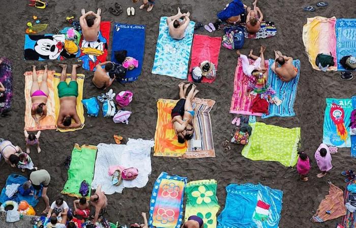 Remembering
      Martin
      Parr:
      Britain's
      'national
      photographer'
      in
      words
      and
      pictures
      by
      his
      publisher
