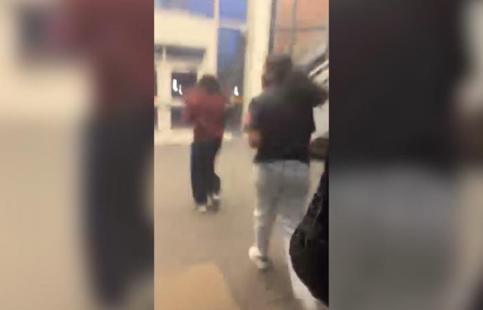 حادثة جامعة براون.. شاهد رد فعل الطلاب وتوجيهات الشرطة لهم