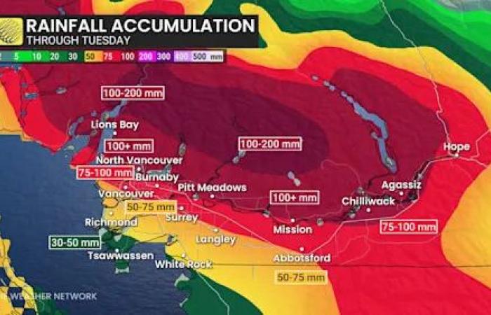 Flood
      and
      wind
      threat
      in
      B.C.
      with
      incoming
      pineapple
      express