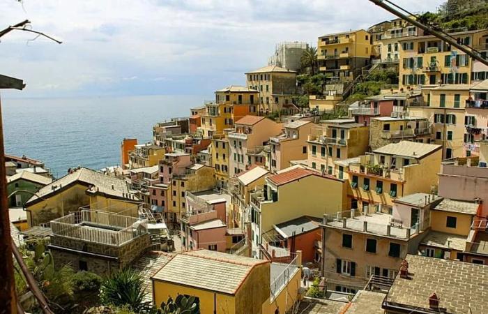 ‘Arriving
      in
      my
      ancestral
      town
      offered
      me
      closure’:
      Inside
      the
      rise
      of
      roots
      tourism
      in
      Italy