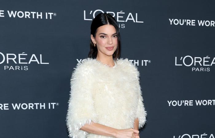 اللون الأبيض..هكذا تتألق النجمات بلون عام 2026