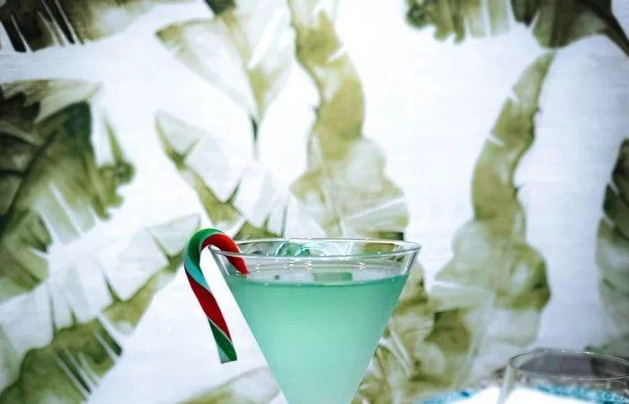 Here's
      where
      to
      sip
      a
      Christmas
      cocktail
      in
      Vancouver