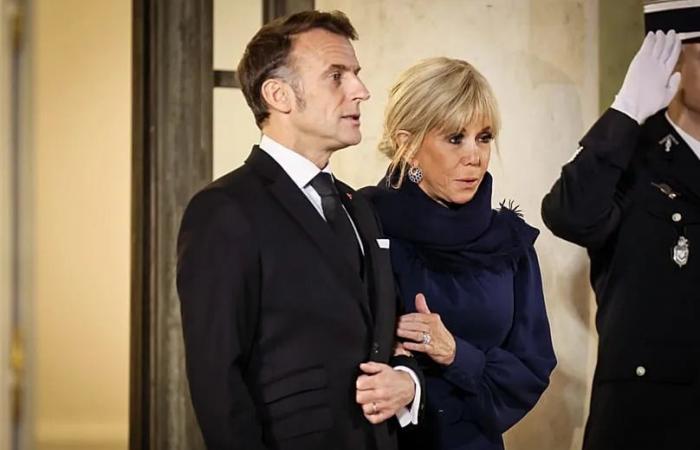 Brigitte
      Macron
      half-apologises
      after
      calling
      French
      feminists
      'stupid
      b****es'