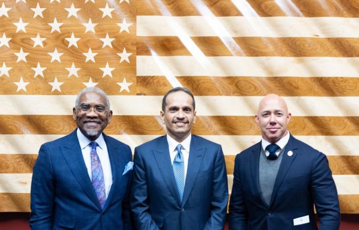 رئيس مجلس الوزراء وزير الخارجية يجتمع مع رئيس لجنة الشؤون الخارجية بمجلس النواب الأمريكي وعضو باللجنة