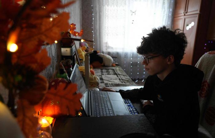 ماكرون
      يمضي
      يومين
      من
      عطلة
      الميلاد
      مع
      القوات
      الفرنسية
      في
      الإمارات